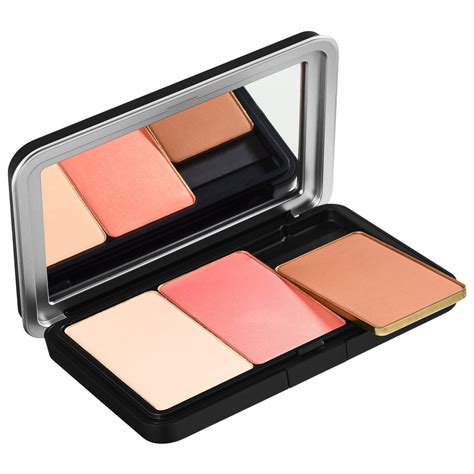 A beauty enthusiast finding the perfect shade using a transparent makeup palette